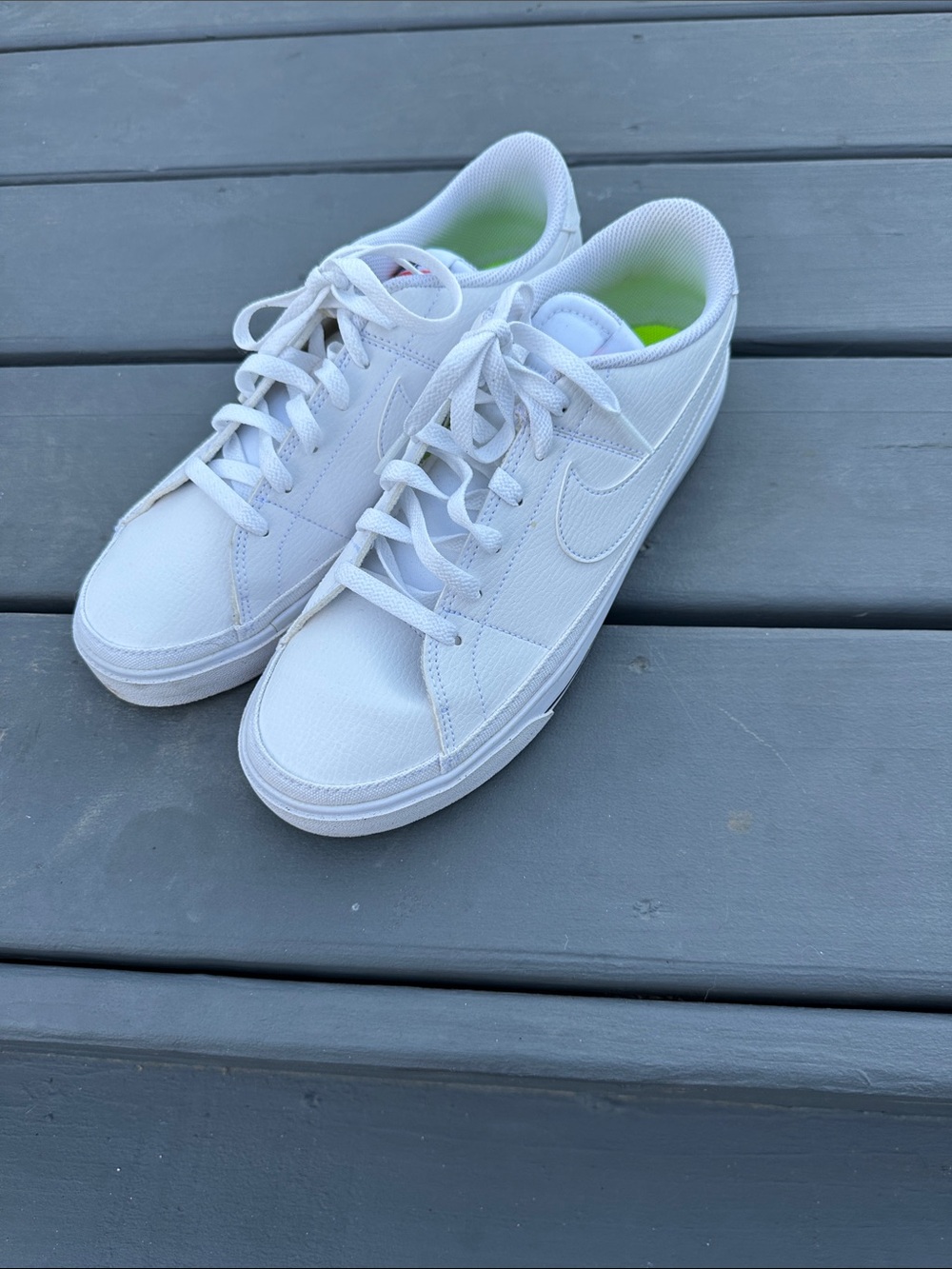 Nike White Low-Top Sneakers leather size 10